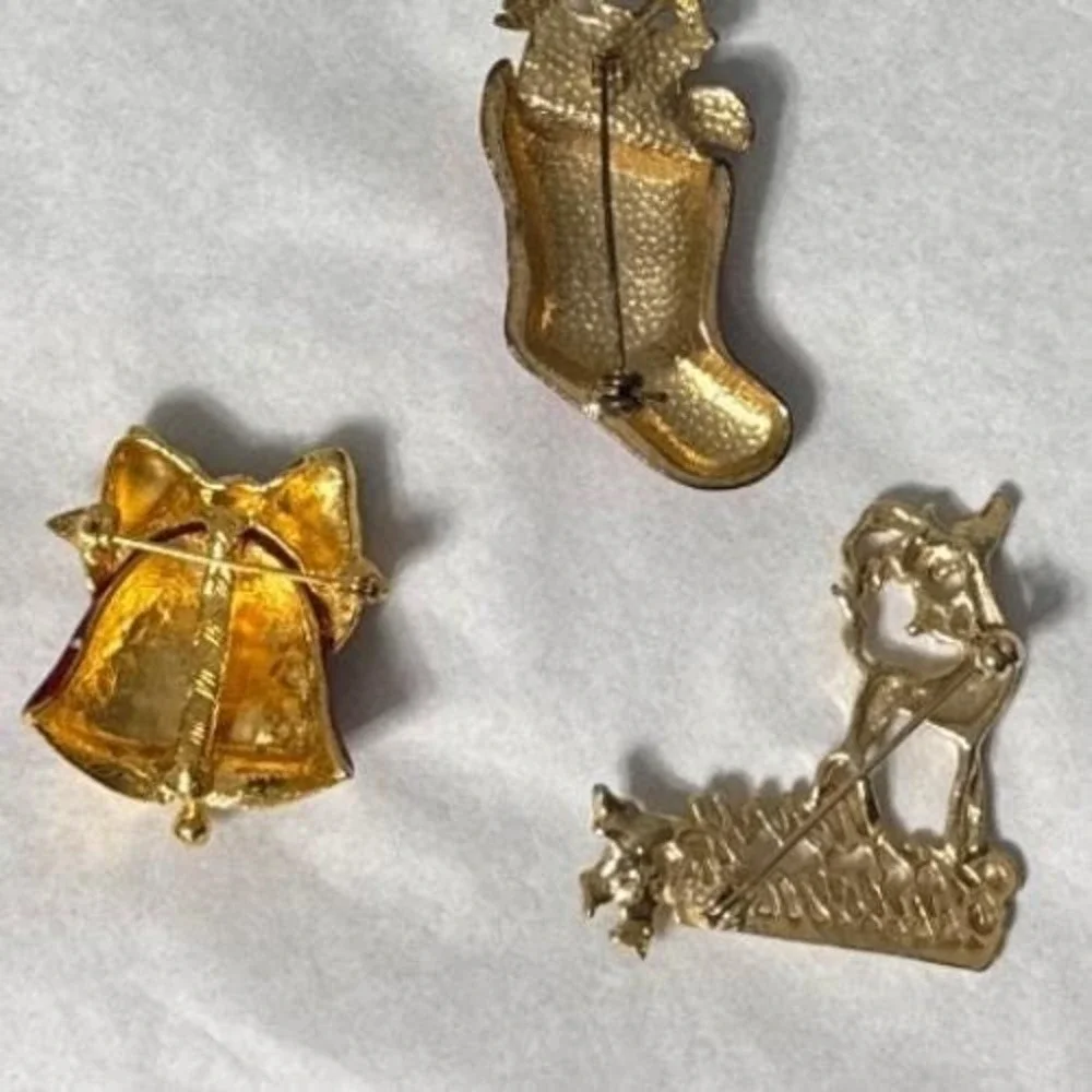 Brooch Set Women Red Gold Excellent Christmas Stocking Bell Reindeer Holiday Pin